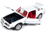 1977 Pontiac Firebird Formula Cameo White with Red Interior "American Muscle" Series 1/18 Diecast Model Car by Autoworld